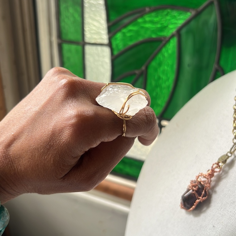 Quartz Ring - Picture 2 of 2